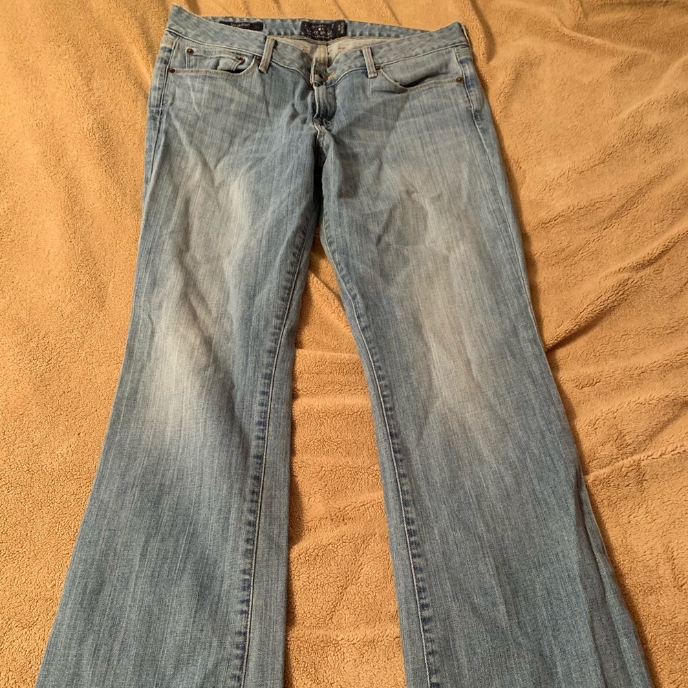 Buckle “Lucky Brand” Dolita Boot Jeans